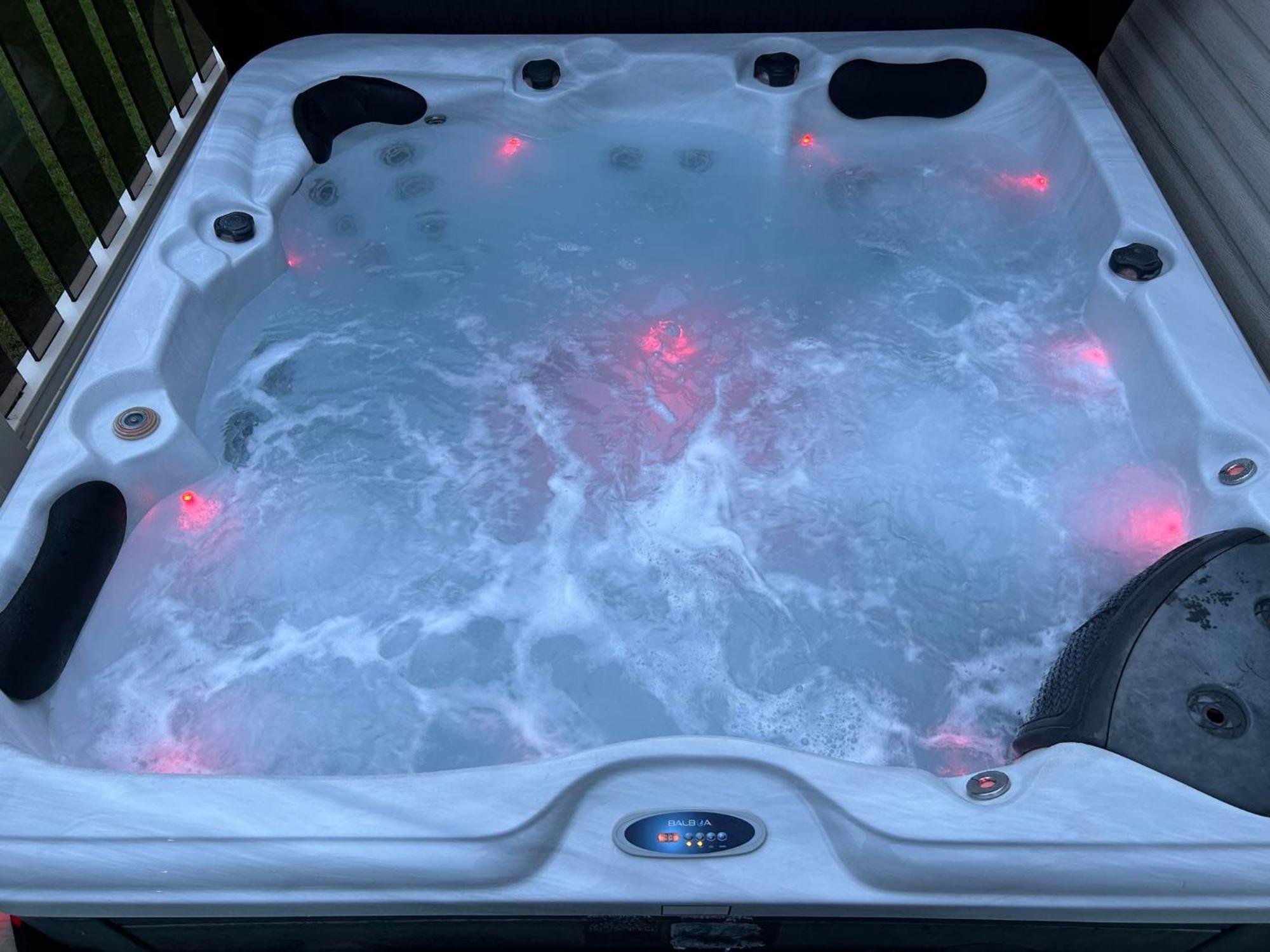 Hot Tub Retreat At Tattershall Lakes Екстериор снимка