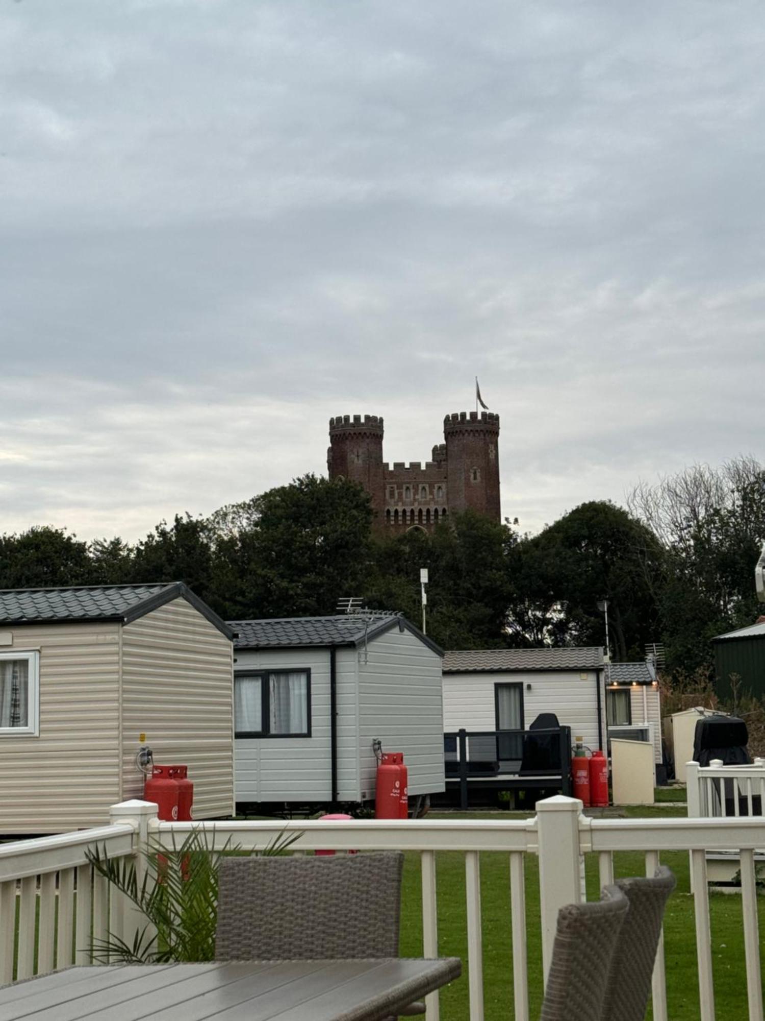 Hot Tub Retreat At Tattershall Lakes Екстериор снимка