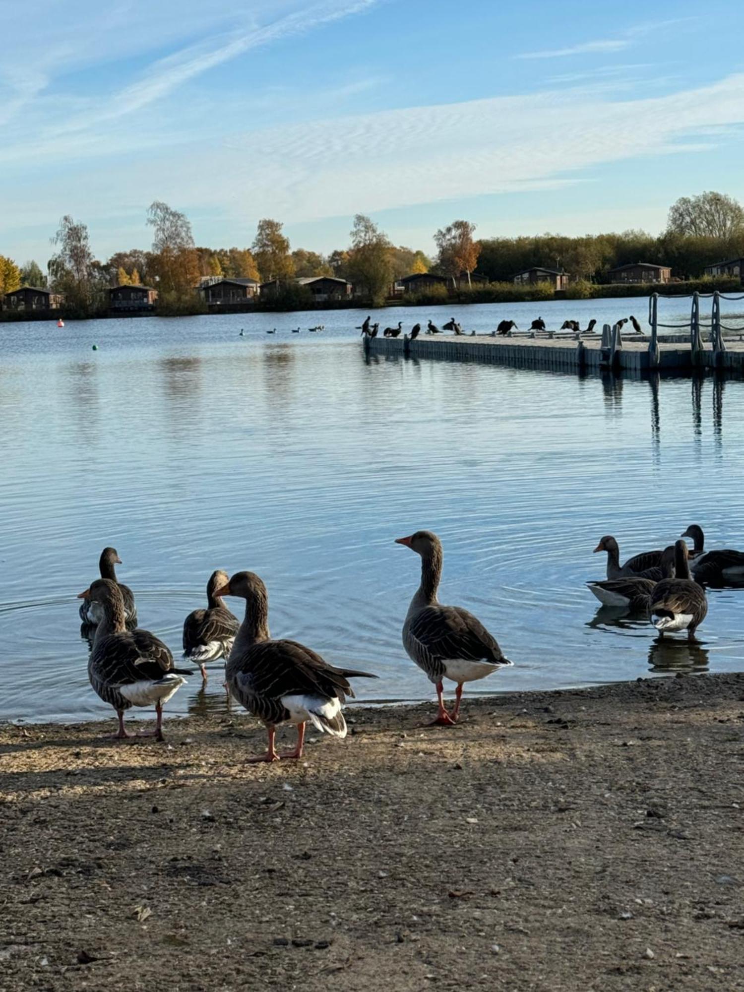 Hot Tub Retreat At Tattershall Lakes Екстериор снимка