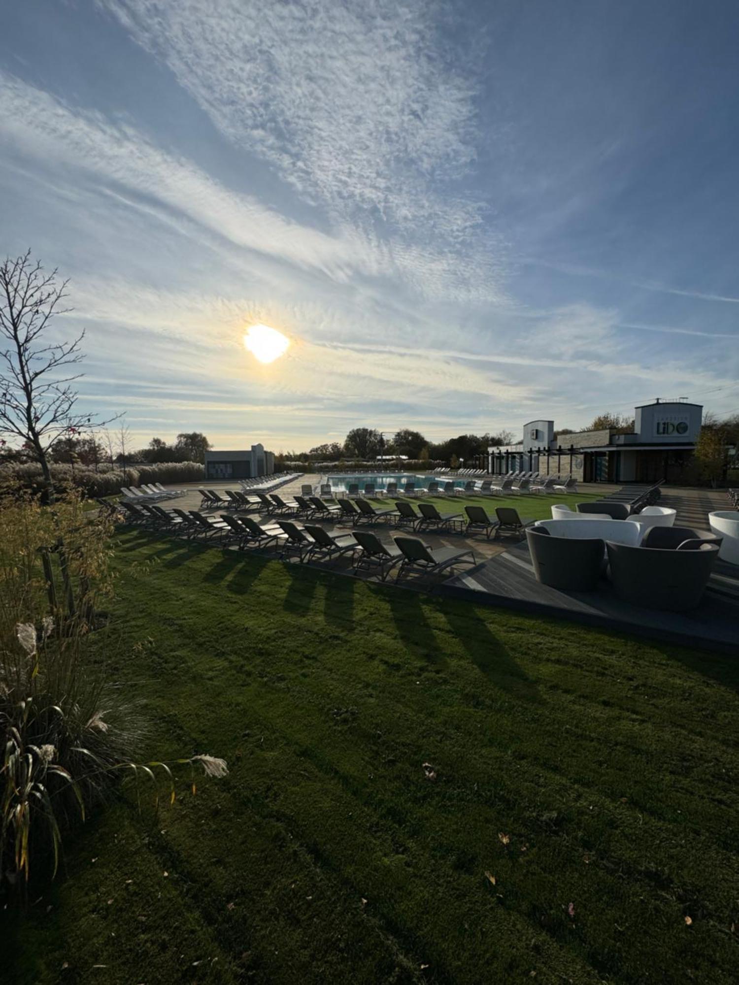 Hot Tub Retreat At Tattershall Lakes Екстериор снимка